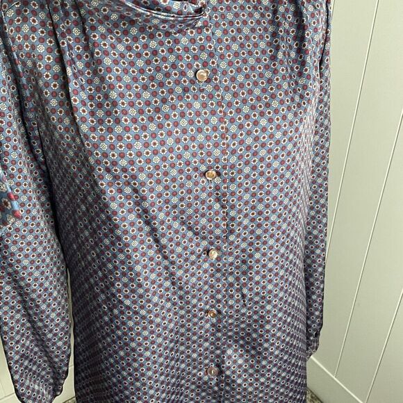 Vintage Lady Holiday Womens Medium Tie Neck Button Front Blouse Blue Floral - Picture 3 of 14